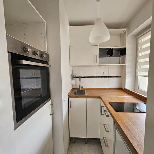 Wohnen mit Wohlfühlfaktor: Lichtdurchflutete 2-Zimmer-Oase mit großzügigem Balkon – Küche