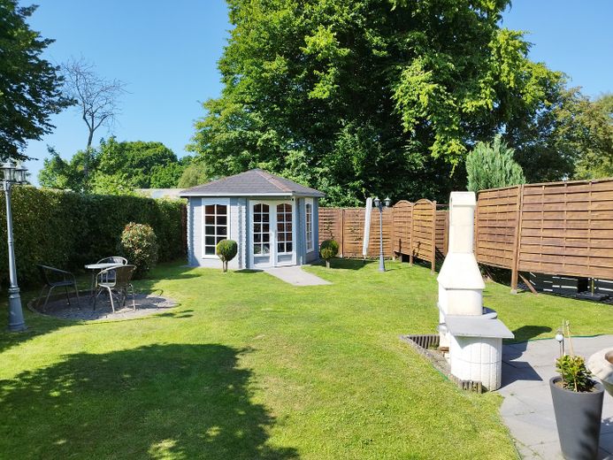 Reihenendhaus mit 560 m2 Grundstück, Garage & Terrasse. Ideal für kleine Familien, Paare und Singles – Foto 2