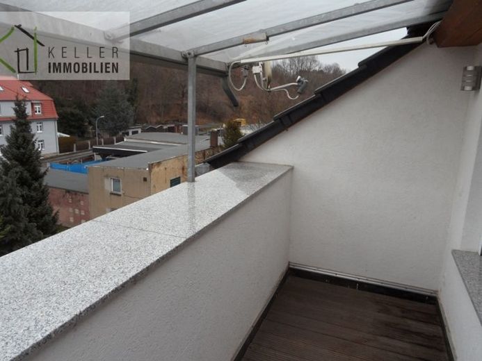 MIT EINBAUKÜCHE und BALKON - 3-R-Dachgeschosswohnung, Tageslichtbad mit Dusche PLUS Wanne, schöner Gemeinschaftsgarten – Foto 1