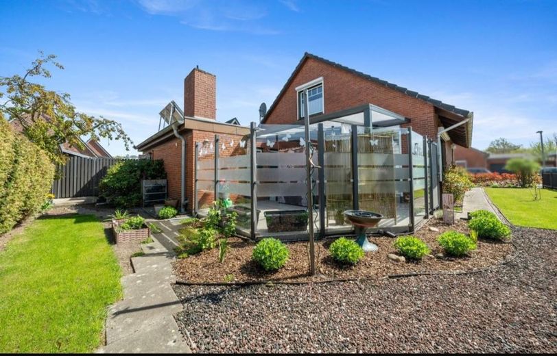 Einfamilienhaus Freistehend - großräumig saniert – Haus Hinterer Gartenbereich