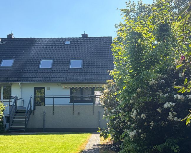 Erstbezug nach Kernsanierung – Reihenendhaus mit großem Garten und Garage in Bremen-Alt-Osterholz – Gartenansicht