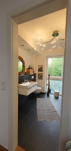 Blick ins Badezimmer