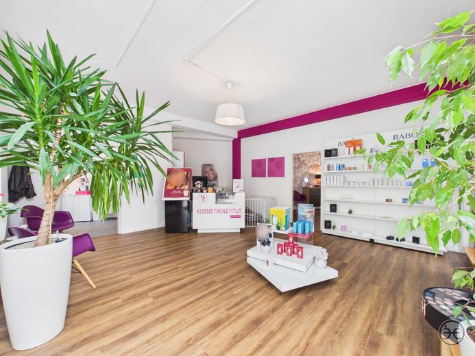 Gewerbefläche in bester Lage // Für Verkauf, Beauty &amp; Büro // City // Oldenburg – Eden-Ehbrecht-Immobilien_Vermietung_Gewerbe_Laden-Büro004