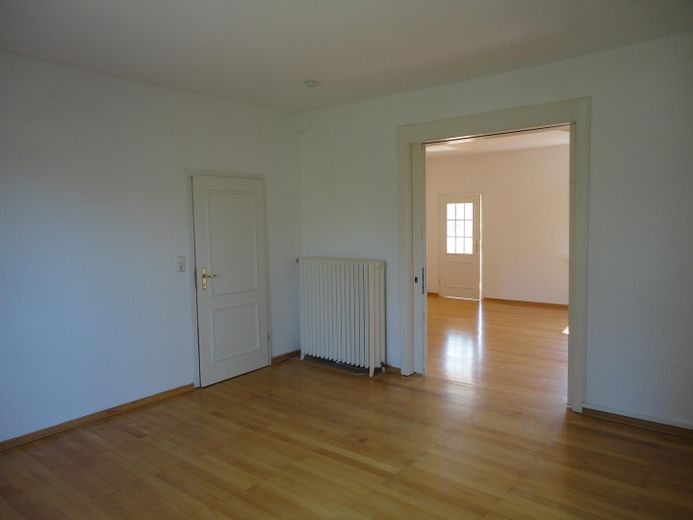 Lichtdurchflutete 4,5 Zimmerwohnung mit Balkon im oberen Göttinger Ostviertel – Esszimmer, Durchgang zum WZ
