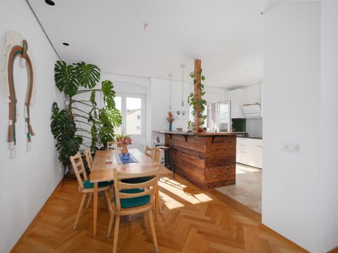 Elegante appartamento d’epoca di 2,5 locali con finiture di alta qualità e riserva di ampliamento nel sottotetto! – Foto 1