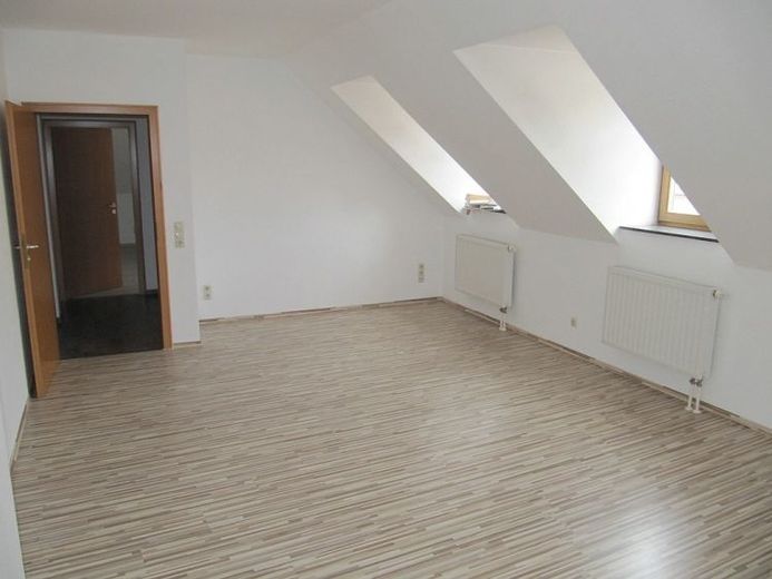 Schöne Dachgeschoss-Wohnung in bester Citylage – फोटो 1