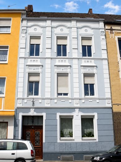 Charmante 3-Zimmer-Altbauwohnung mit Stuckfassade – zentrumsnah in Mönchengladbach-Nord – Frontansicht