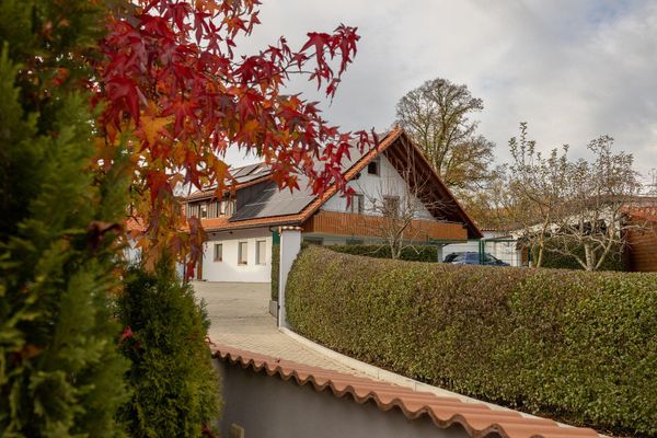 Appartement calme de 3 pièces avec cuisine équipée et balcon à Harpolingen/Bad Säckingen