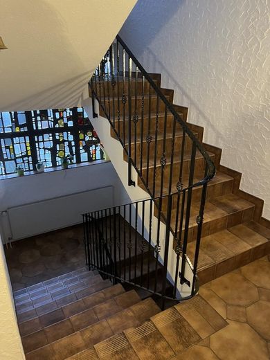 Wunderschöne Wohnung in Bestlage – Treppenhaus