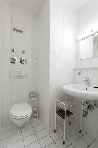 Appartamento con terrazza arredato in un complesso residenziale tranquillo – Badezimmer