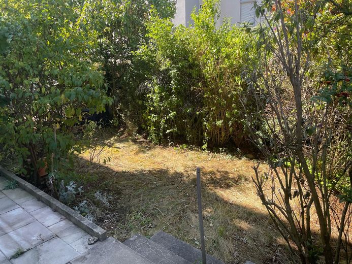 Ruhig gelegene 2-Zi.-Whg. mit Terrasse + Garten – Garten