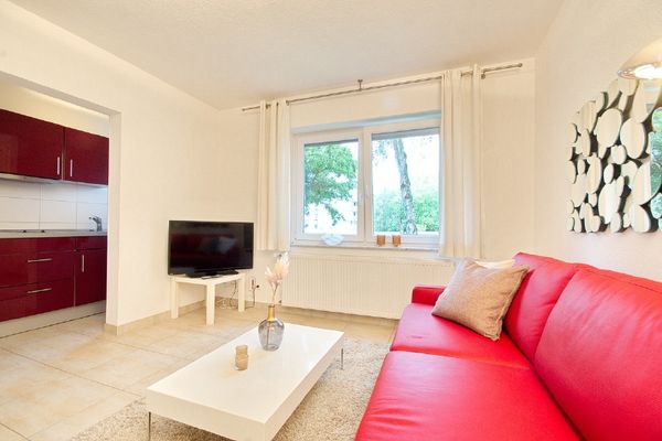 Attractive city apartment in Essen’s Rüttenscheid district: tastefully furnished, 1000 Mbit high speed internet access possible, side street in extremely popular residential area