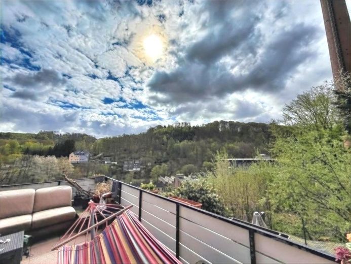 Wohnen mit Weitblick - Mehrfamilienhaus in Dahlerau – Terrasse mit Fernblick