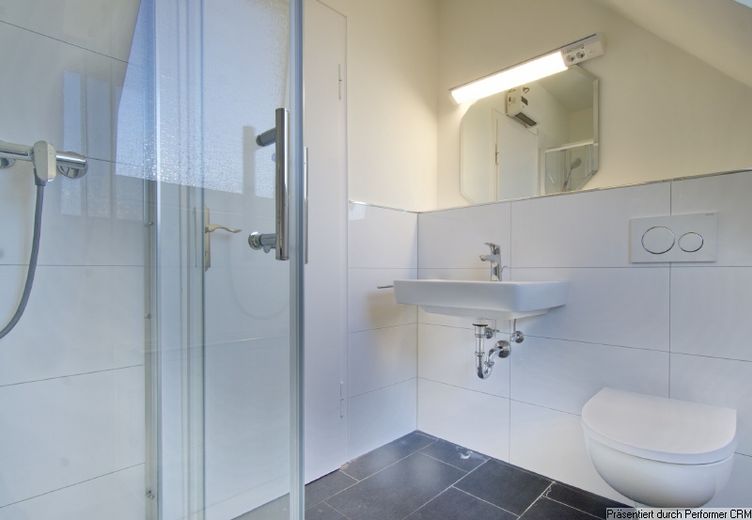 Möblierte 2-Zimmer-Wohnung mit großer Terrasse und sehr guten Parkmöglichkeiten, schöne ruhige Lage – 2f51e3b0134f95d9517cc353b41b5ec17d70133a.jpg