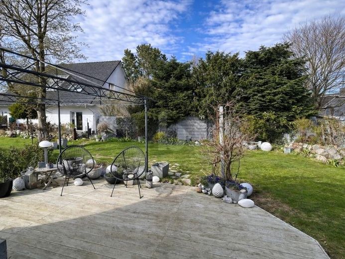 LA VOSTRA NUOVA CASA: ELEGANTE CON IDILLIO DA GIARDINO – Foto 1
