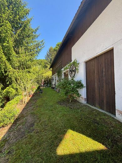 Attraktive Immobilie inmitten der Weinberge von Bottenau – Hinteransicht