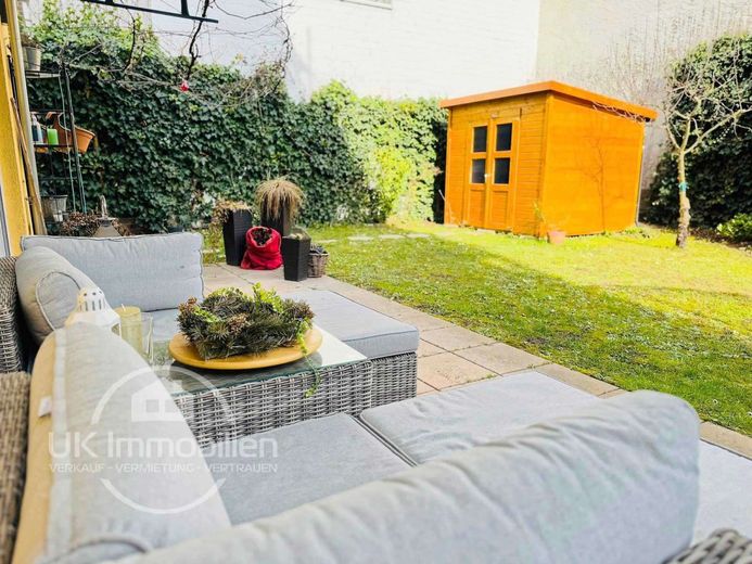 Garten, Ruhe, Lebensqualität - ein Zuhause zum Verlieben + Ähnlich Haus in Haus – Gartenblick draußen