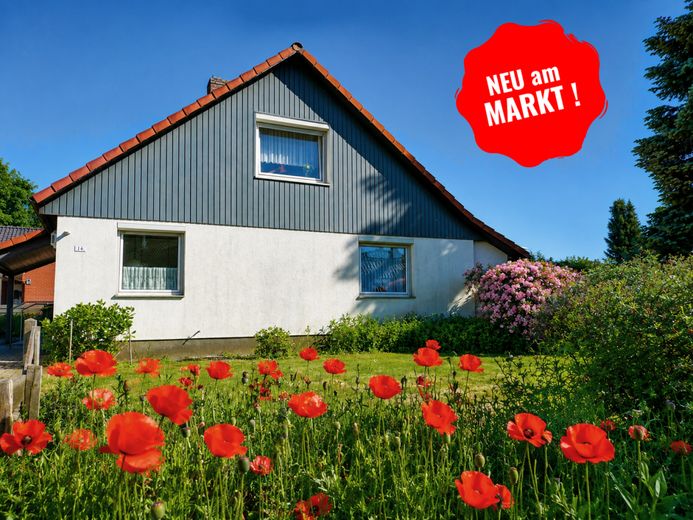 Einfamilienhaus in bester Lage in Lebenstedt, 4,5 Zimmer mit großem Garten – Außen 1