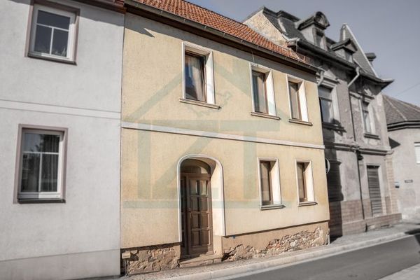 Stwórz swój nowy dom: Uroczy dom miejski z dziedzińcem w Triptis