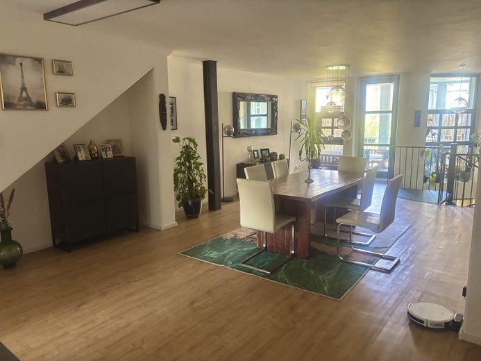 offener Wohn- und Essbereich 1