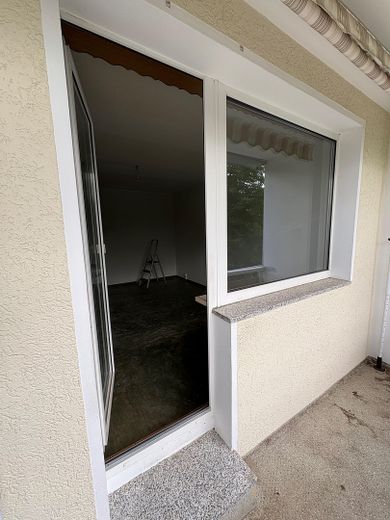 2,5-Zi.-ETW mit Süd-Balkon in ruhiger, grüner Lage – Magdeburg-Stadtfeld Ost – Balkon Zugang zum Wohnzimmer