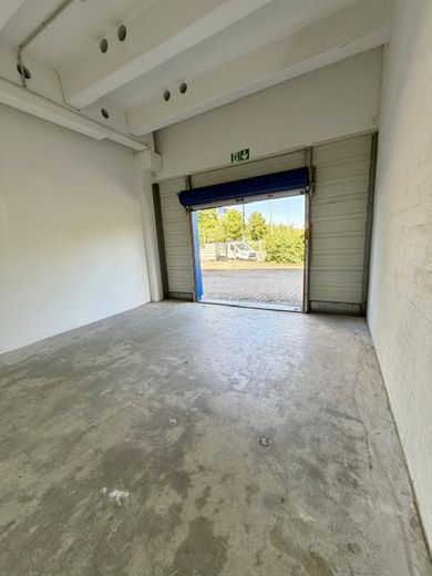 23m² STORAGE AREA IN TOP TRANSPORT LOCATION. COMMISSION FREE – Foto 5