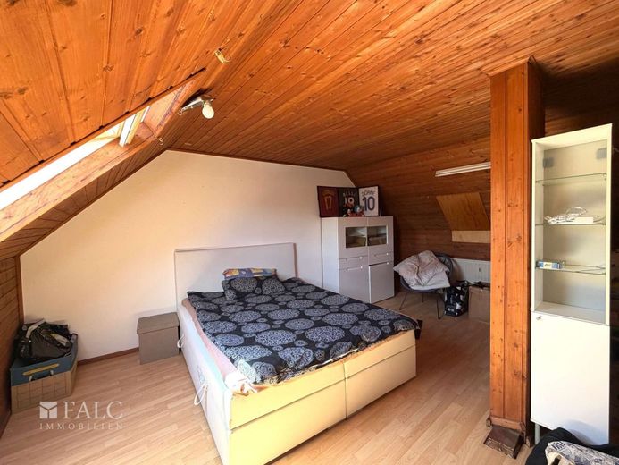 Gepflegtes Einfamilienhaus in zentraler Lage von Geilenkirchen – Schlafzimmer DG