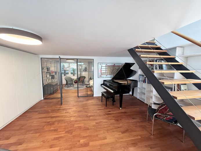 Exklusive möblierte Doppelhaushälfte mit 175 m², großem Privatgarten und Loftcharakter in Gräfelfing – Musik- und Ankleidezimmer