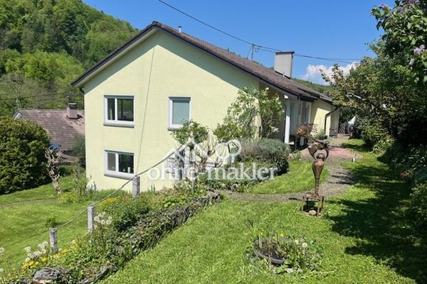 Casa unifamiliare indipendente di alta qualità con grande terreno in posizione top