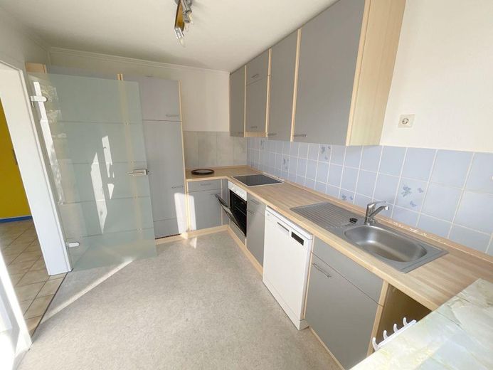 Mooi lichte 2-kamerwoning in Karlsruhe met inbouwkeuken en eigen ingang – Foto 7