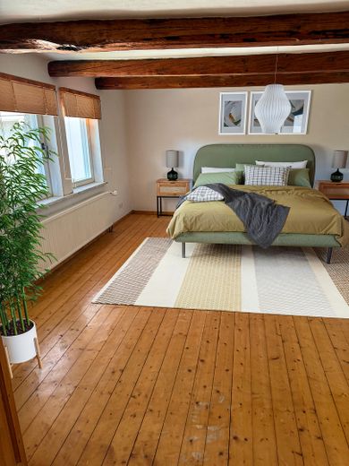 Sanierte 3-Zimmerwohnung mit Altbaucharme – Schlafzimmer_Beispiel