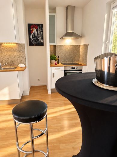 Freie 4-Zimmer-Wohnung Dachgeschoss/2. OG mit Südwestterrasse und Gartenblick – Offene Küche 