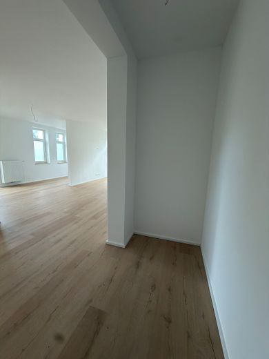 Wysokiej jakości zmodernizowane, bez barier – mieszkanie 2-pokojowe z dużym tarasem – Eingangsbereich Wohnung 6