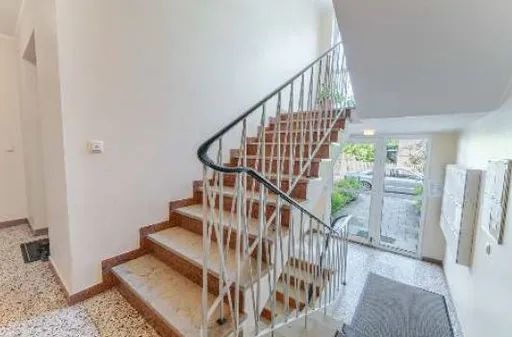 Attraktive 4er-WG mit 3 freien Zimmern - Pachemstraße 9 WE 4 / Zimmer 3 – Treppenhaus