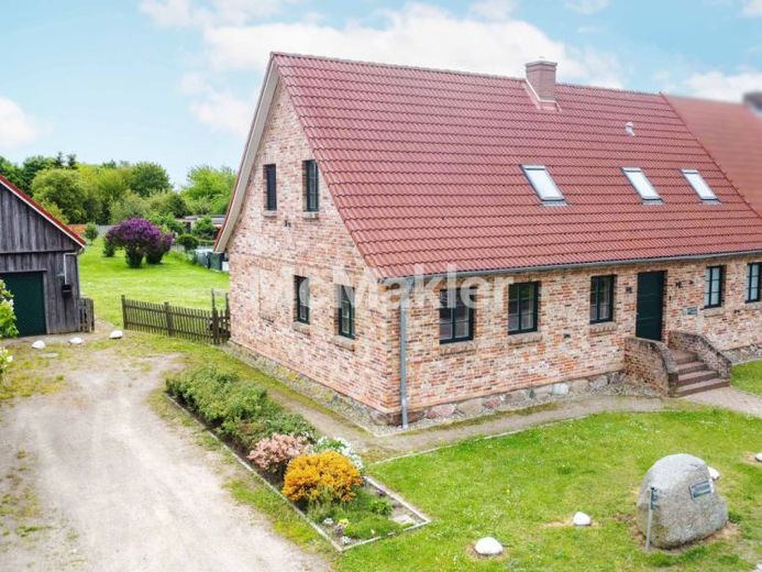 Zeitlose Eleganz trifft ländliche Idylle: Exklusive Doppelhaushälfte mit traumhaftem Grundstück – फोटो 1