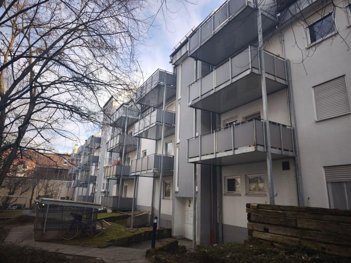 Mieszkanie 3-pokojowe w Stuttgart-Süd – Außenansicht Innenhof
