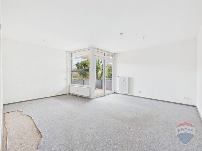 3-Zimmer-Wohnung mit großer Loggia in ruhiger Lage von Flintbek – Wohn-Esszimmer