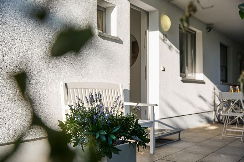 Highlight im Röthelheimpark - bezugsbereit, 4 Zimmer, großer Garten mit Pool – Eingang