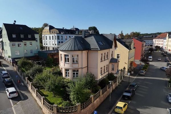 City villa in Rodewisch – investment property, private home or company headquarters