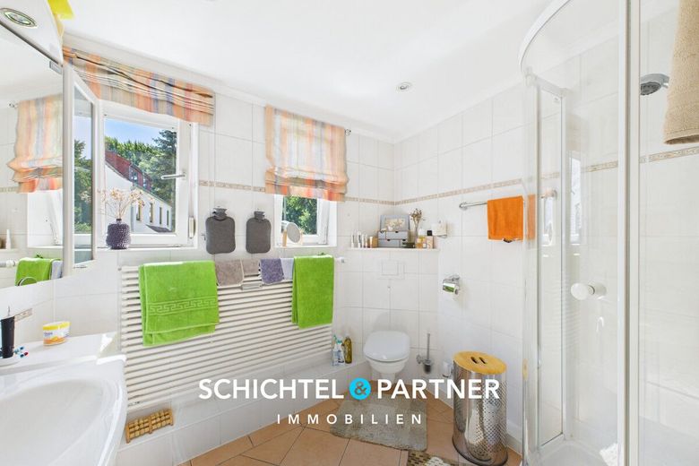 Rablinghausen | Attraktives 5-Parteienhaus mit Doppelgarage &amp; guter Rendite – S&amp;P | Badezimmer