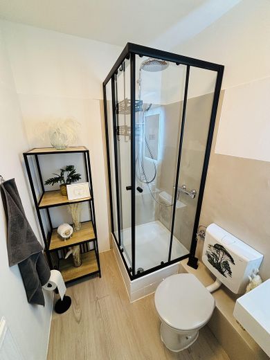 Vollmöblierte 2 Zimmer Wohnung in Innenstadtlage – Foto 9