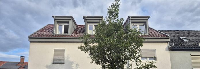 Gebäude Straßenseite
