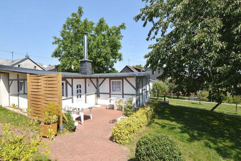Zweifamilienhaus mit Ferienhaus und zus. Grundstück, neue Wärmepumpe und PV-Anlage - Provisionsfrei – Ferienhaus