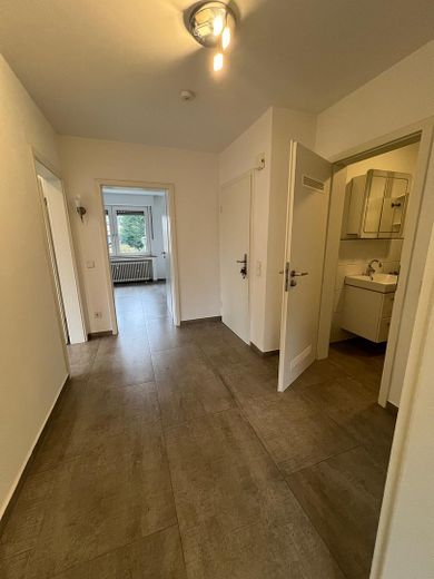 Flur zum Bad und Schlaf unten