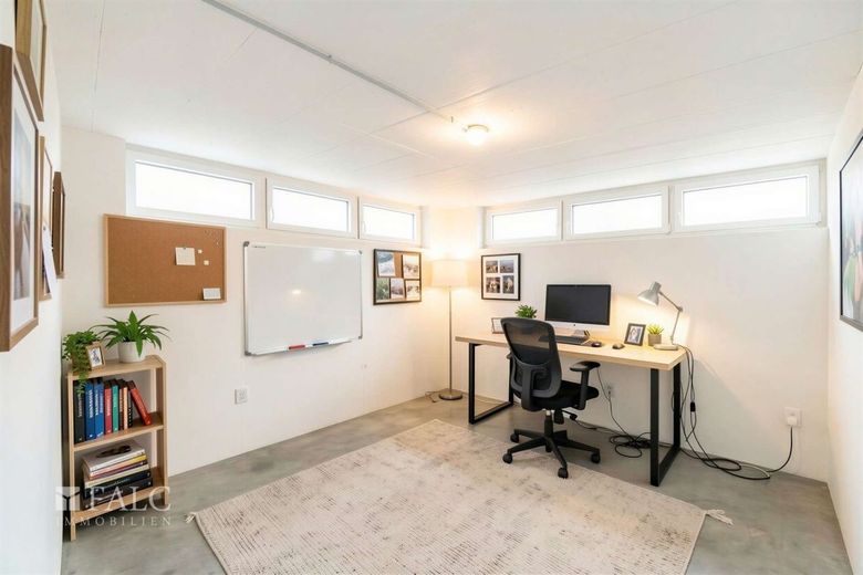 Exklusives Penthouse im Zentrum Göppingen – Büro