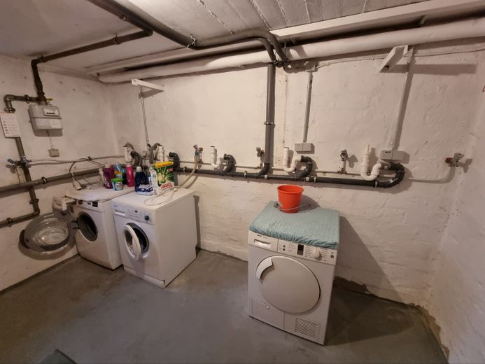 (AK5601) Ampio appartamento di 3 locali con terrazza esposta a sud. – Waschkeller