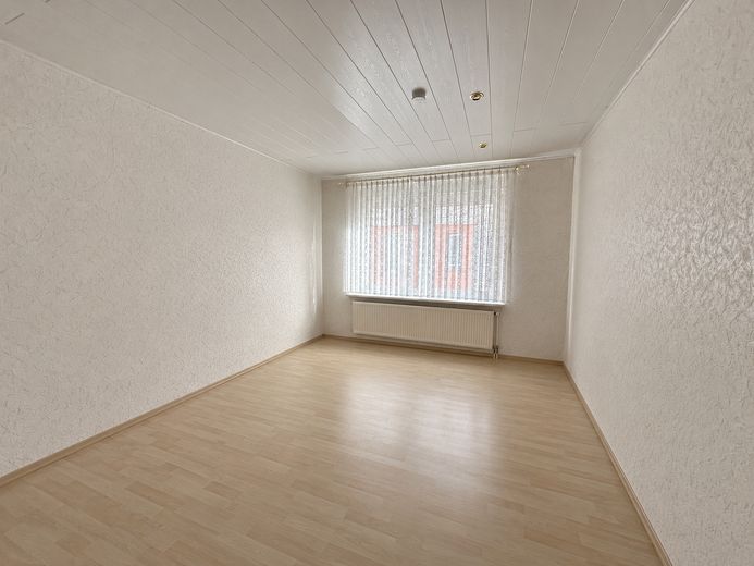 Two-family house with two garages and a large garden in Berka – Schlafzimmer EG