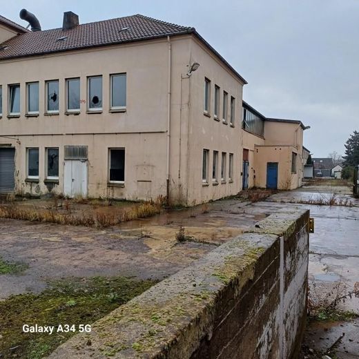 Produktionshalle / Lager- mit Verladezone zu verkaufen – Bild 1