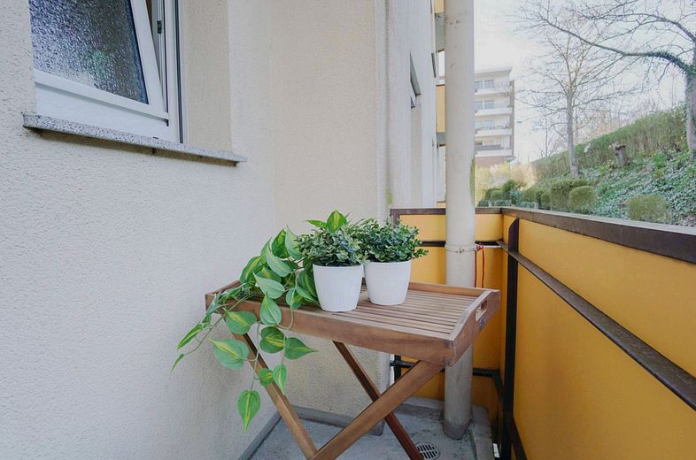 Zentral wohnen – helle 3-Zi-Wohnung mit hervorragender Verkehrsanbindung – provisionsfrei! – Balkon Küche