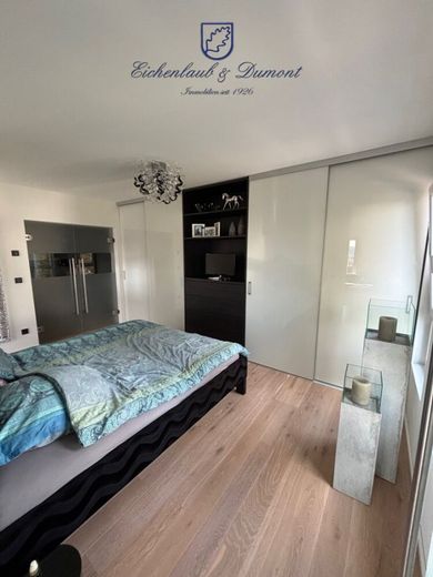 Luxuriös ausgestattete 2-ZKB mit Balkon + EBK  *provisionsfrei* – Schlafzimmer Eigentümer Einheit
